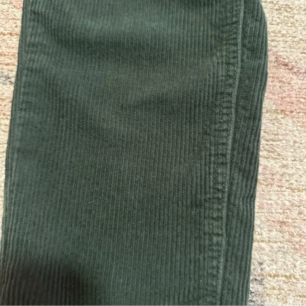 Urban outfitters BDG• Green Corduroy Mom High Rise  Pants Size 26 - Picture 6 of 14